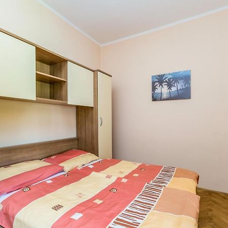 Apartments Krc Pinezići Kültér fotó