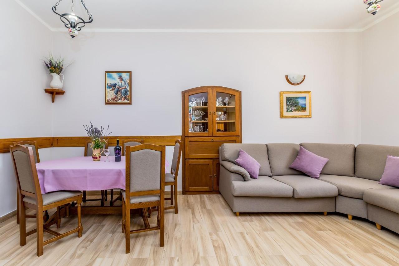 Apartments Krc Pinezići Kültér fotó