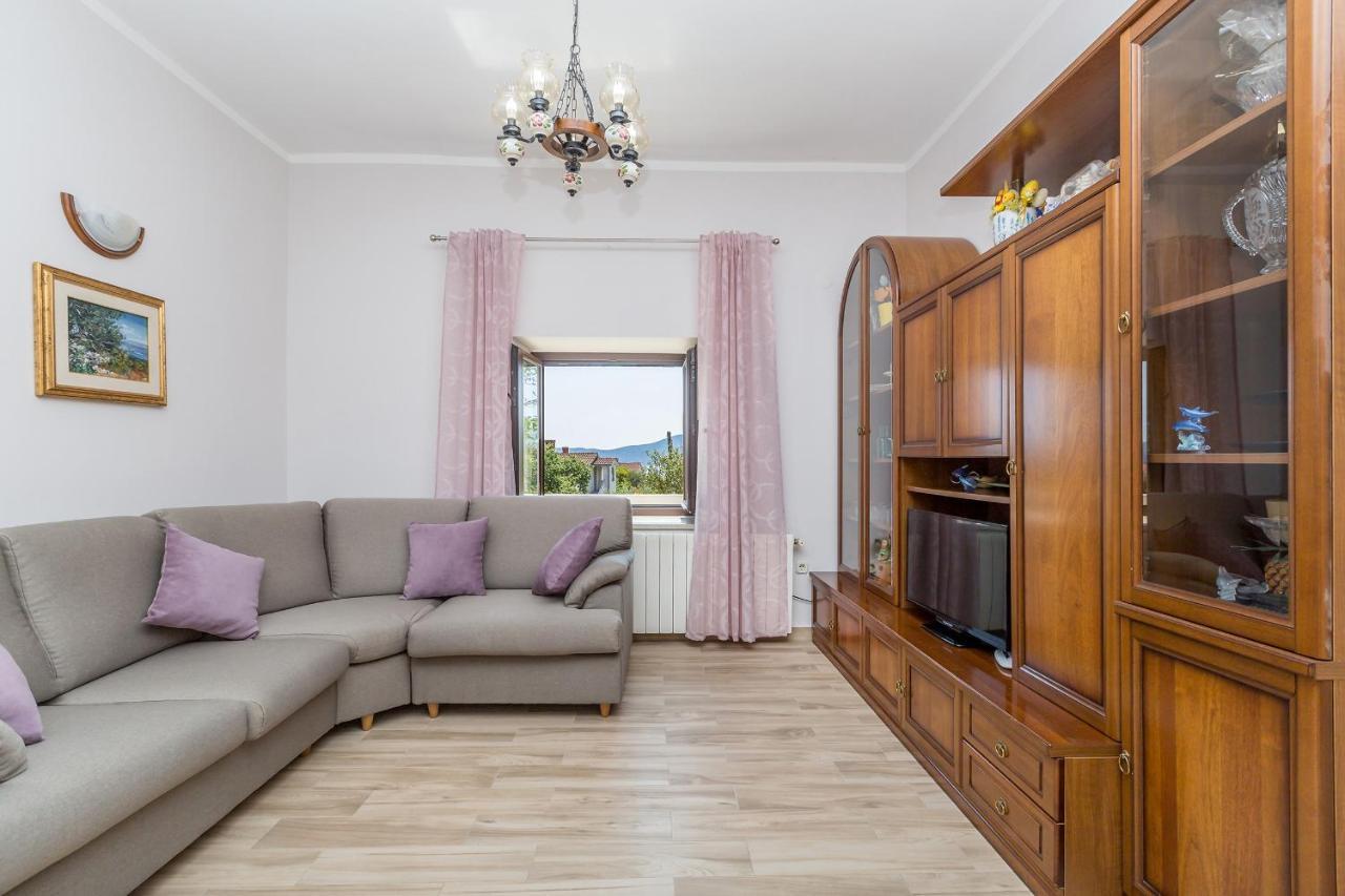 Apartments Krc Pinezići Kültér fotó