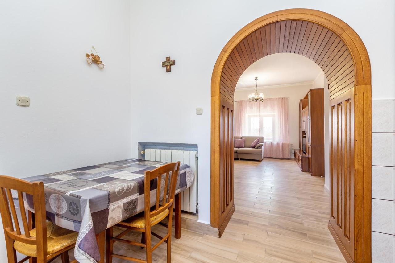 Apartments Krc Pinezići Kültér fotó