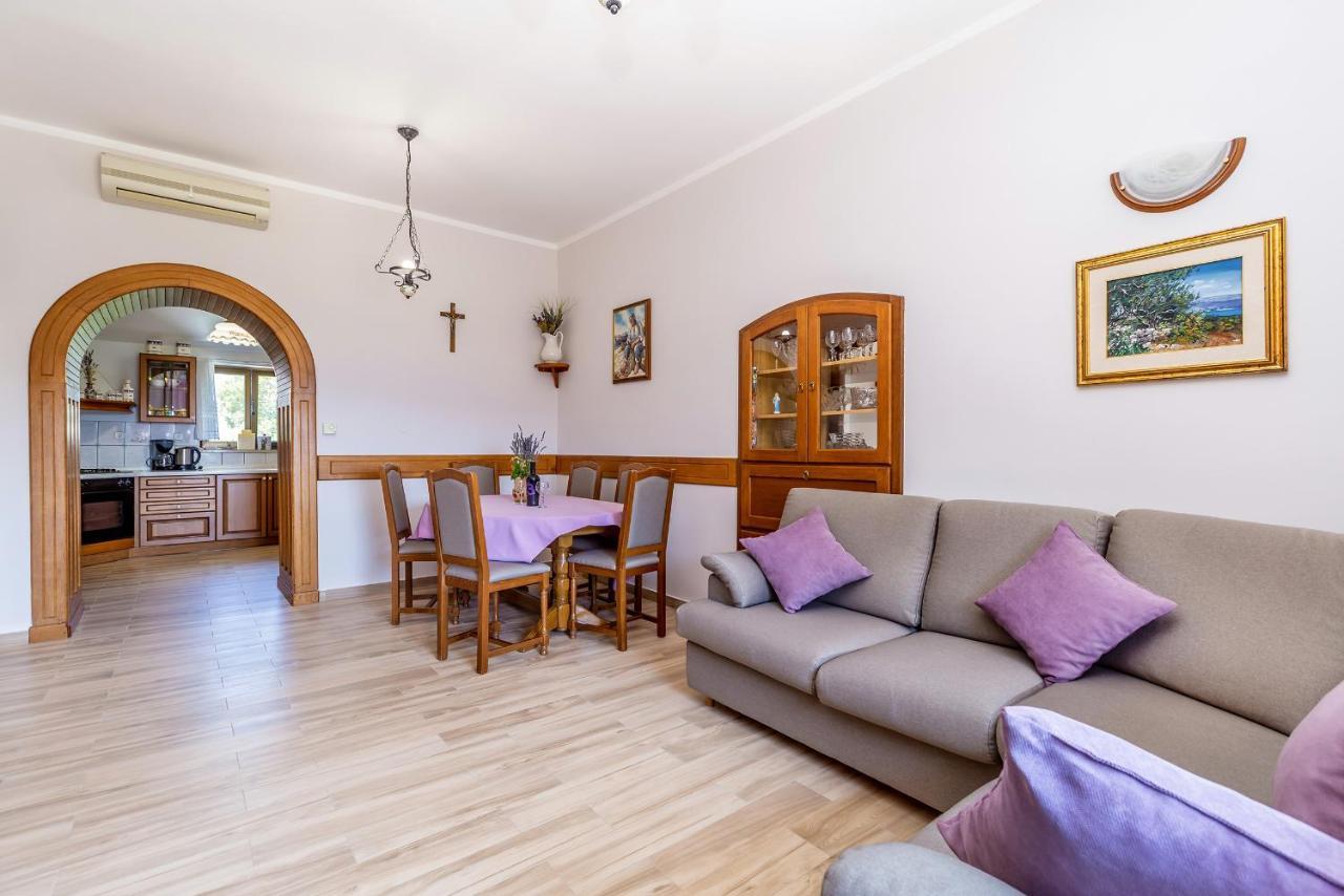 Apartments Krc Pinezići Kültér fotó