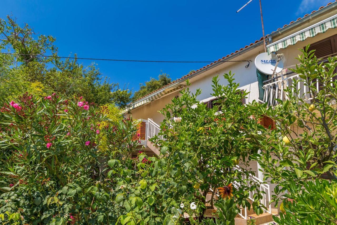 Apartments Krc Pinezići Kültér fotó